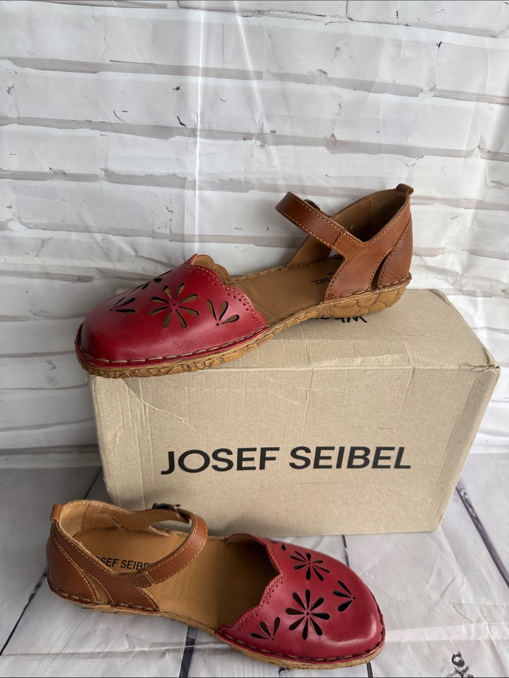 Josef Seibel Rosalie 04 Leather Mary Jane Flats in Red/Camel Combination